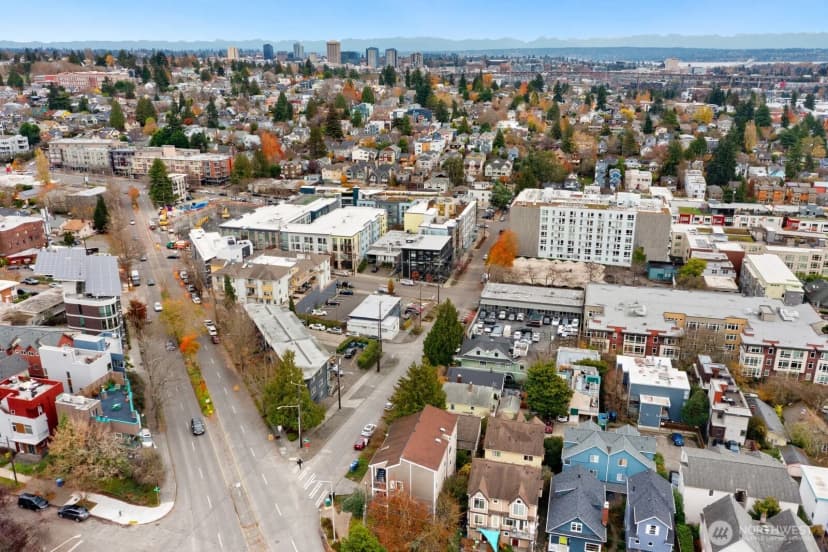 Property photo for 3660 Whitman Avenue N, Seattle photo 32