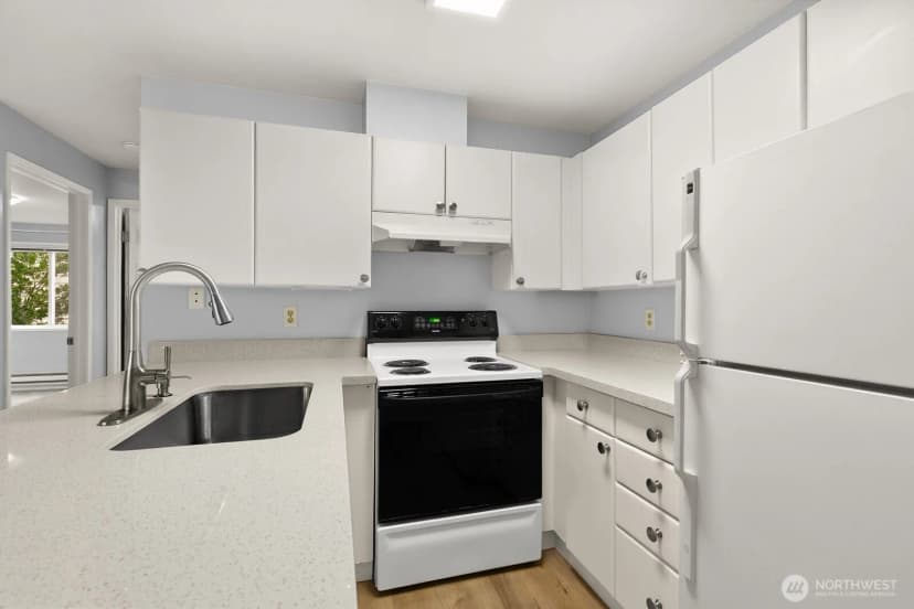Property photo for 3660 Whitman Avenue N, Seattle photo 11