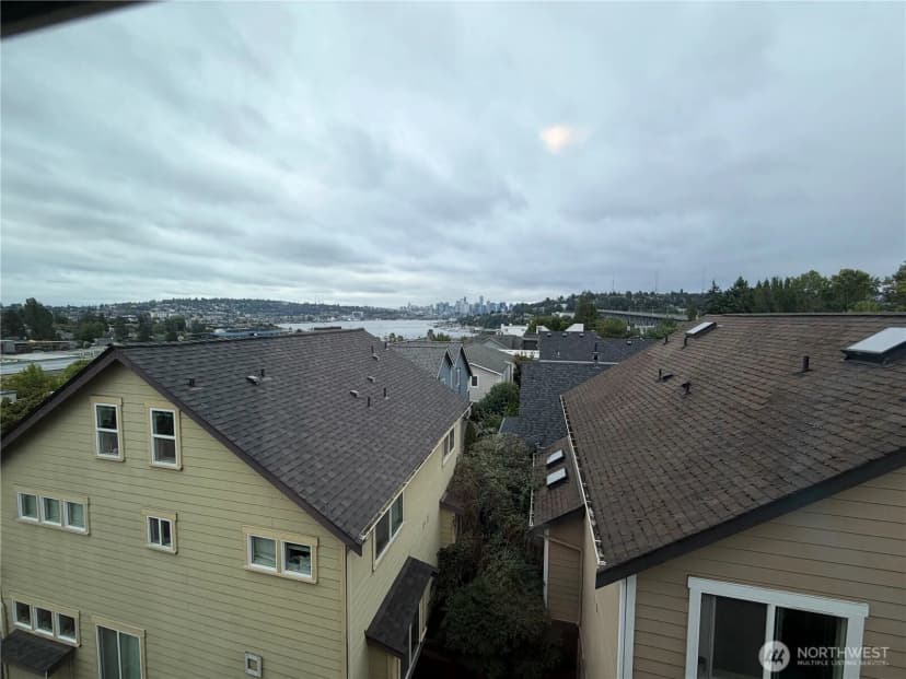 Property photo for 3660 Whitman Avenue N, Seattle photo 18