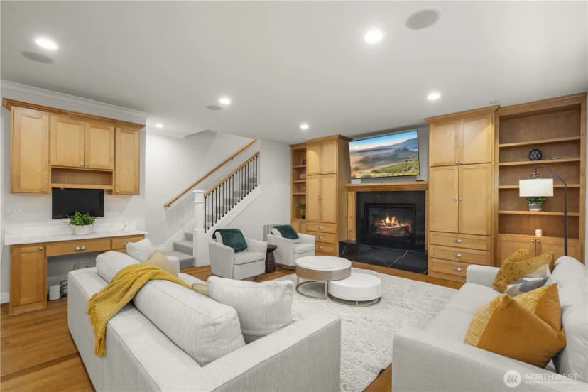 Property photo for 1308 100th Avenue Ne, Bellevue photo 12