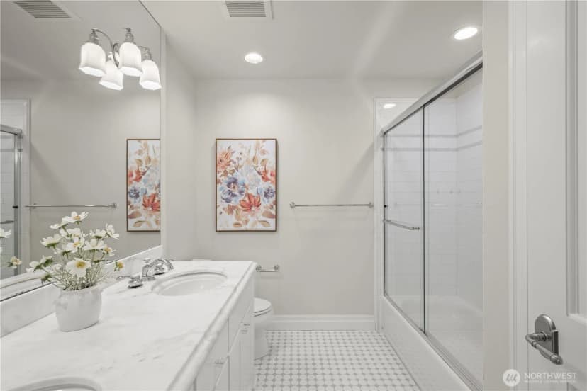Property photo for 1308 100th Avenue Ne, Bellevue photo 24