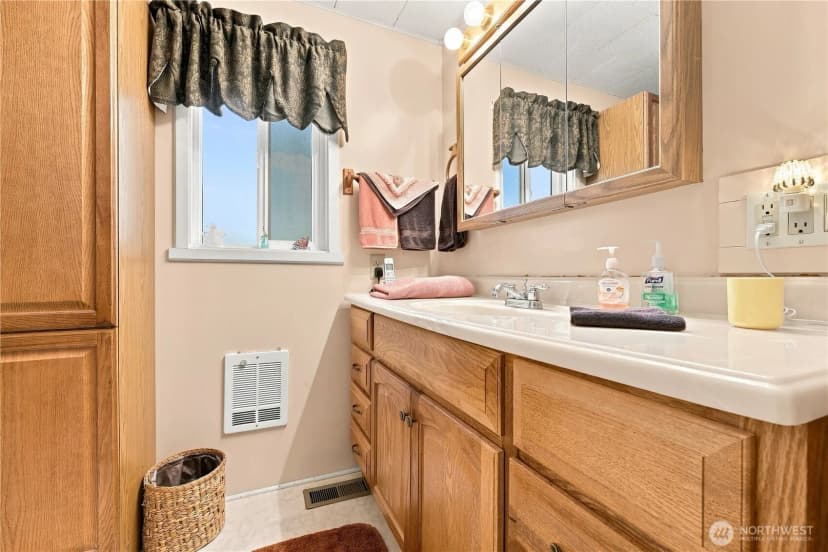 Property photo for 18425 Ne 95th Street #176, Redmond photo 11