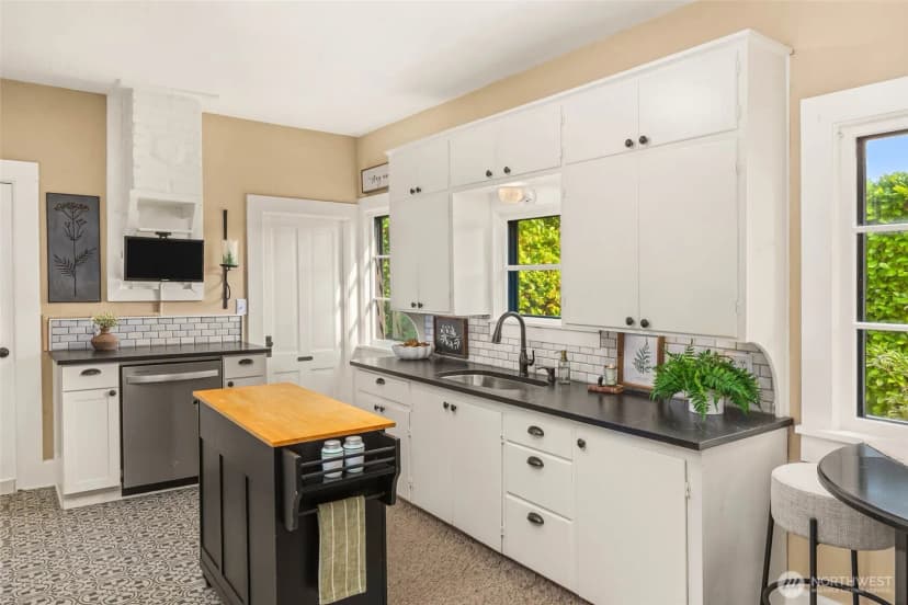 Property photo for 317 Avenue B, Snohomish photo 9