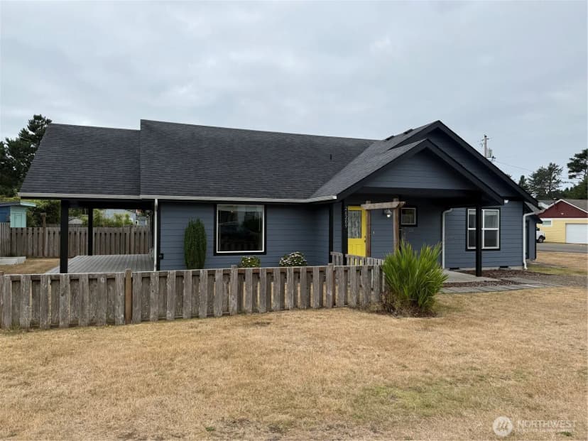 Property photo for 26209 N Place, Ocean Park photo 2