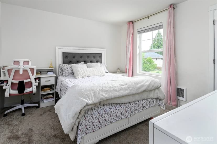 Property photo for 11512 3rd Place W #b, Everett photo 14