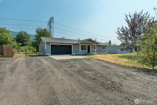 Property photo for 5205 Aerie Ln, Sedro Woolley photo 3
