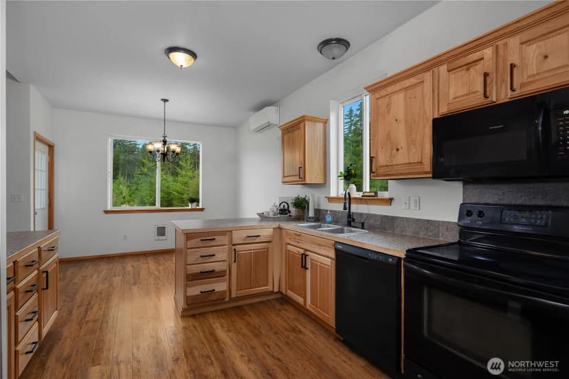 Property photo for 321 E Penzance Road, Shelton photo 18