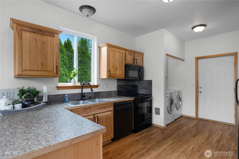 Property photo for 321 E Penzance Road, Shelton photo 16