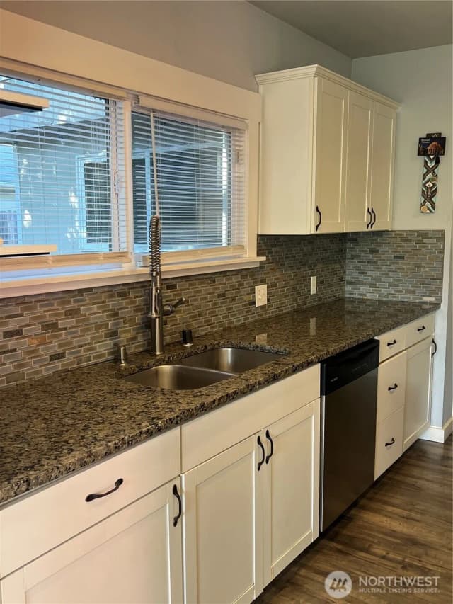 Property photo for 414 Chambers Street Ne, Olympia photo 3