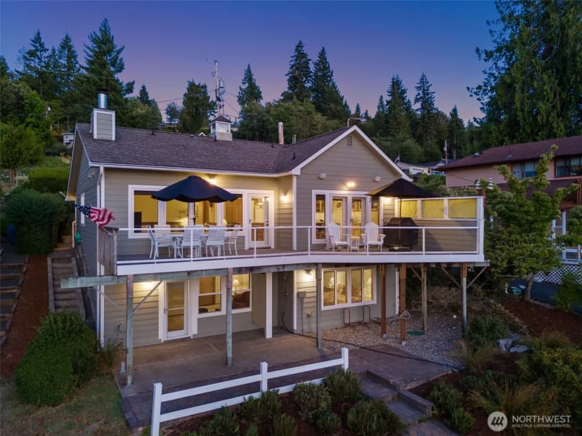 Property photo for 9941 Mariner Drive Nw, Olympia photo 3