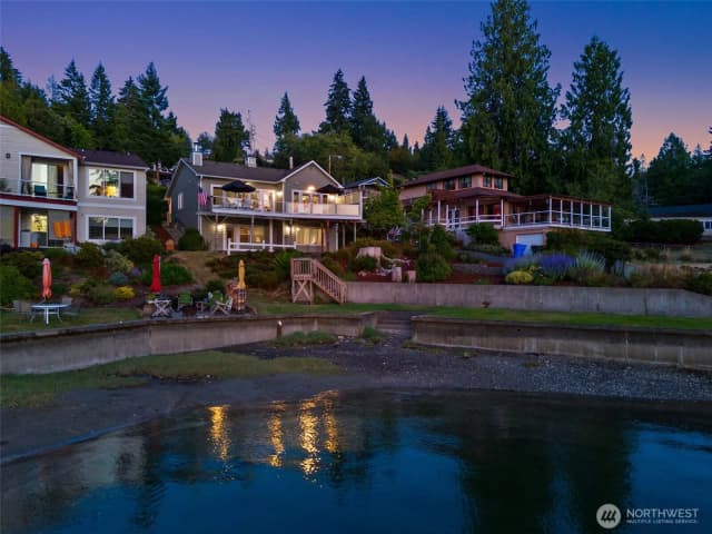 Property photo for 9941 Mariner Drive Nw, Olympia photo 2