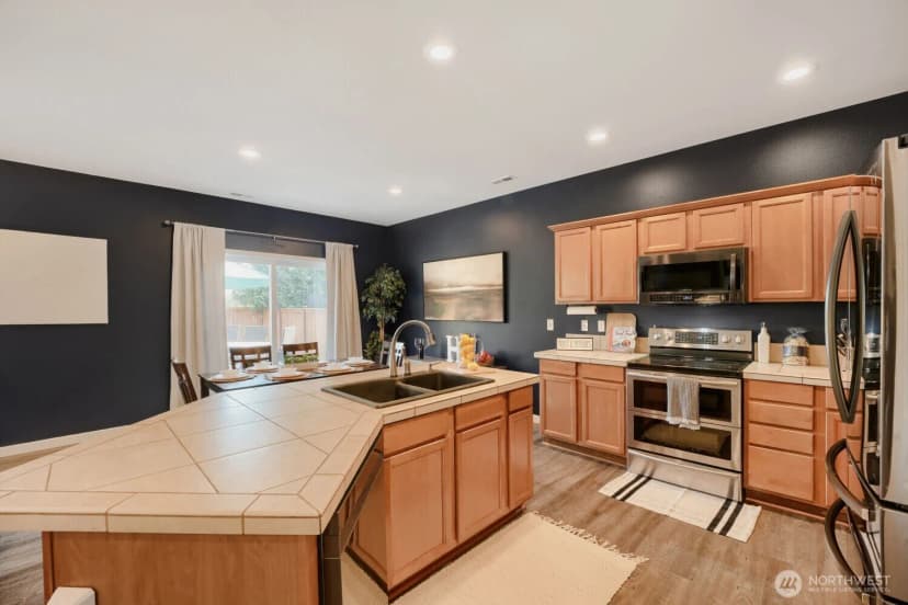 Property photo for 24231 Se 263rd Place, Maple Valley photo 10