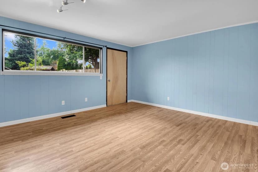 Property photo for 2528 166th Avenue Ne, Bellevue photo 9