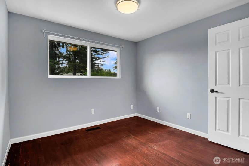 Property photo for 2528 166th Avenue Ne, Bellevue photo 13