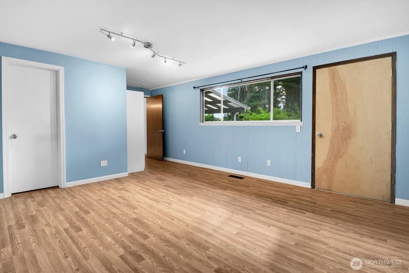 Property photo for 2528 166th Avenue Ne, Bellevue photo 8
