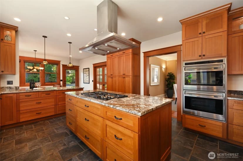 Property photo for 4227 Meridian Avenue N, Seattle photo 14