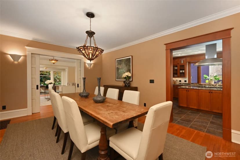 Property photo for 4227 Meridian Avenue N, Seattle photo 9