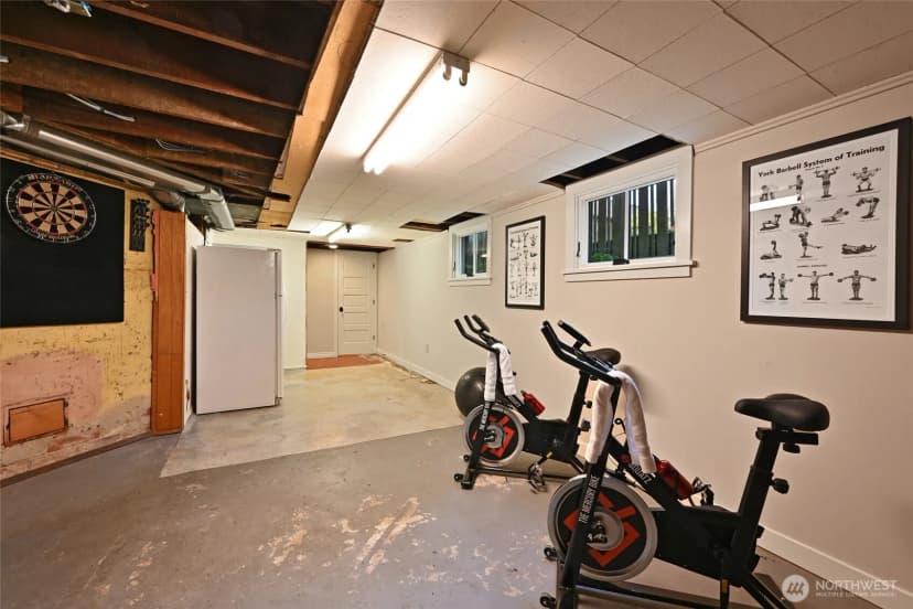 Property photo for 4227 Meridian Avenue N, Seattle photo 29
