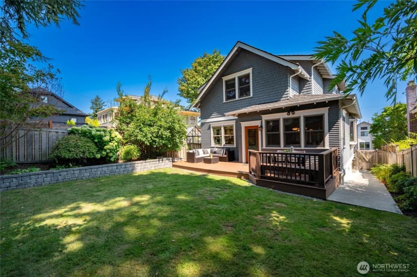 Property photo for 4227 Meridian Avenue N, Seattle photo 34