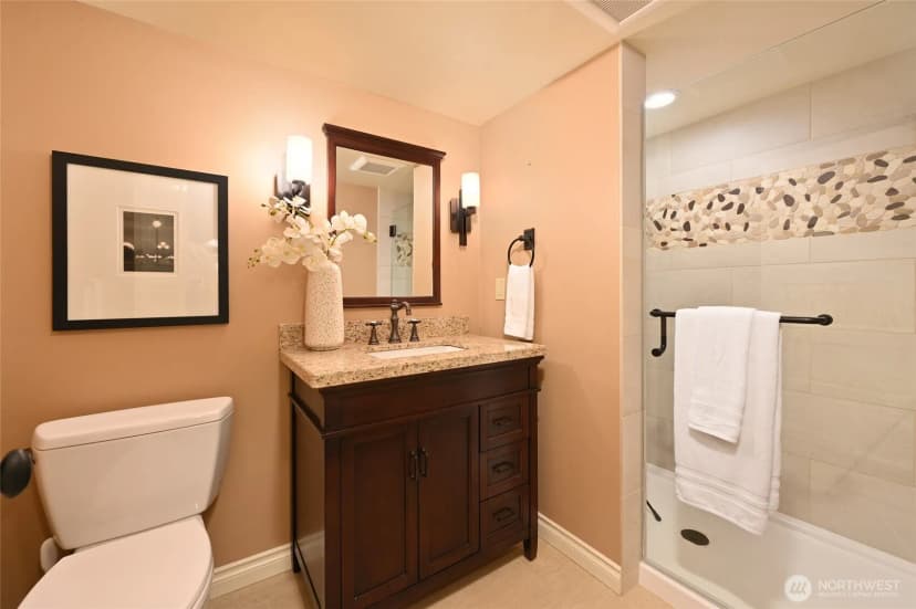 Property photo for 4227 Meridian Avenue N, Seattle photo 31