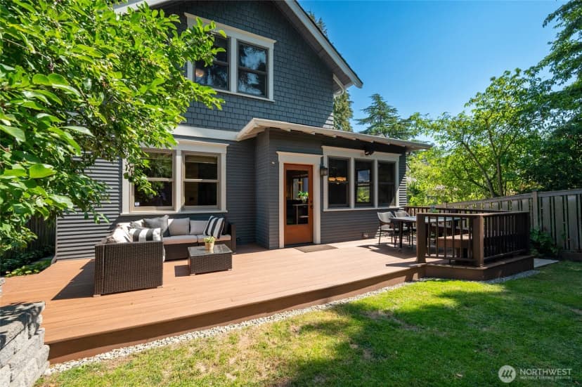 Property photo for 4227 Meridian Avenue N, Seattle photo 35