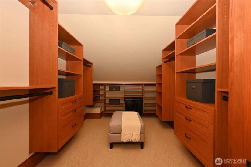 Property photo for 4227 Meridian Avenue N, Seattle photo 27