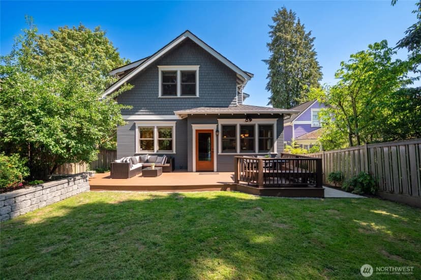 Property photo for 4227 Meridian Avenue N, Seattle photo 33