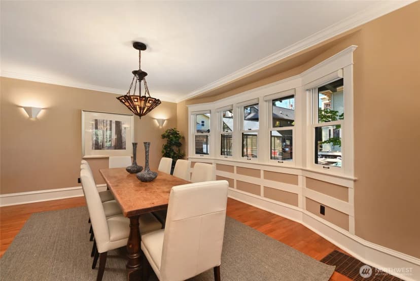 Property photo for 4227 Meridian Avenue N, Seattle photo 10