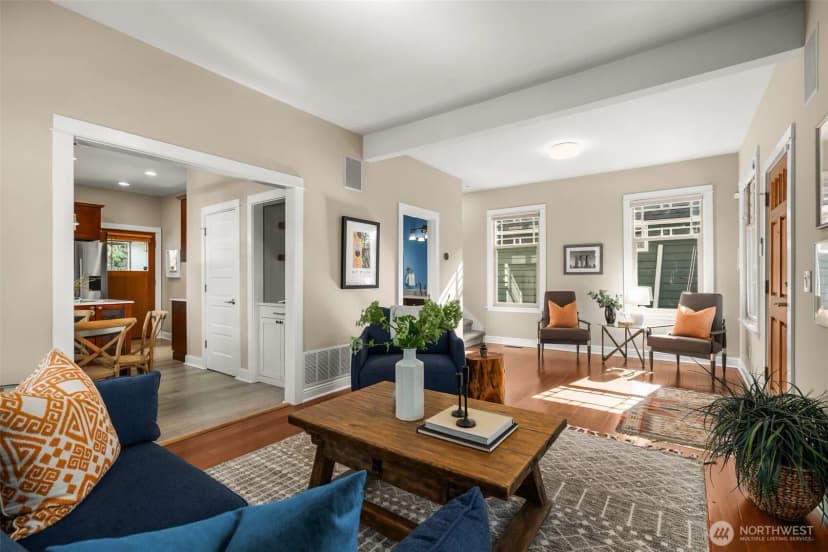 Property photo for 4502 Cascadia Avenue S, Seattle photo 3