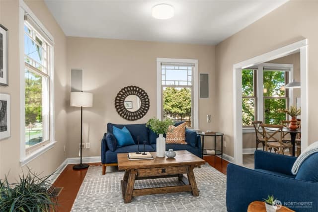 Property photo for 4502 Cascadia Avenue S, Seattle photo 4