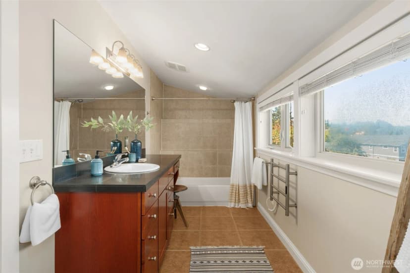 Property photo for 4502 Cascadia Avenue S, Seattle photo 18