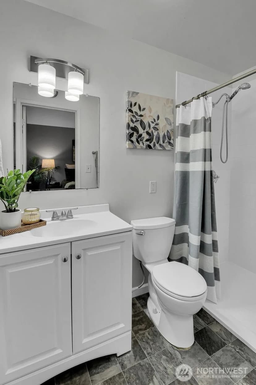 Property photo for 810 S 301st Place, Federal Way photo 11