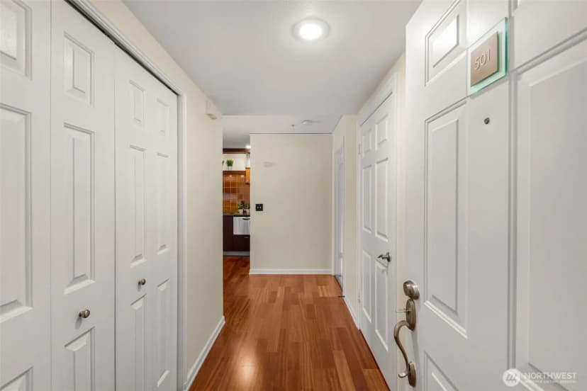 Property photo for 3028 Western Avenue #501, Seattle photo 11