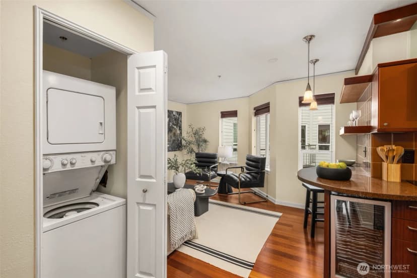 Property photo for 3028 Western Avenue #501, Seattle photo 10