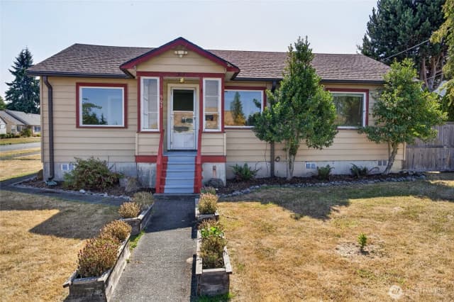 Property photo for 903 S Albert Street, Port Angeles