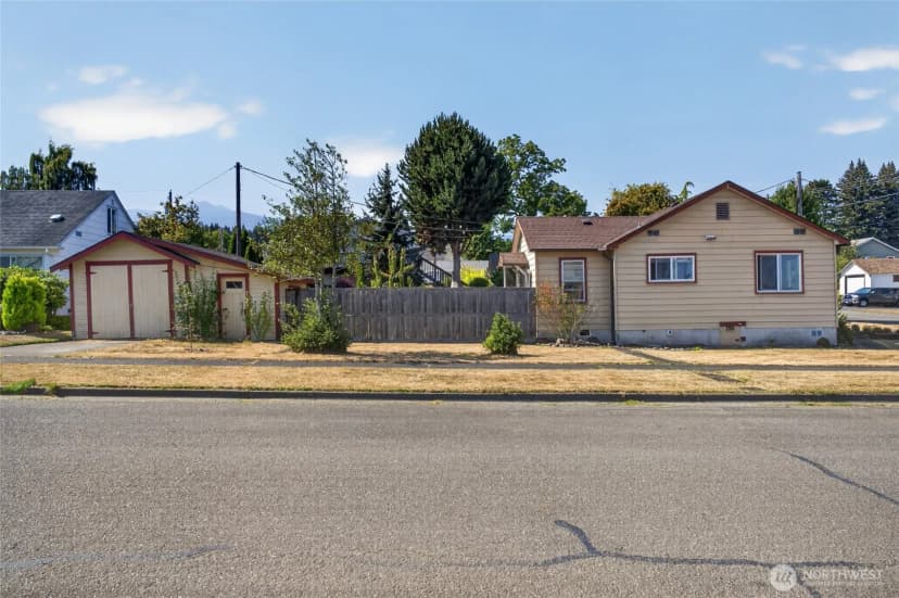 Property photo for 903 S Albert Street, Port Angeles photo 4
