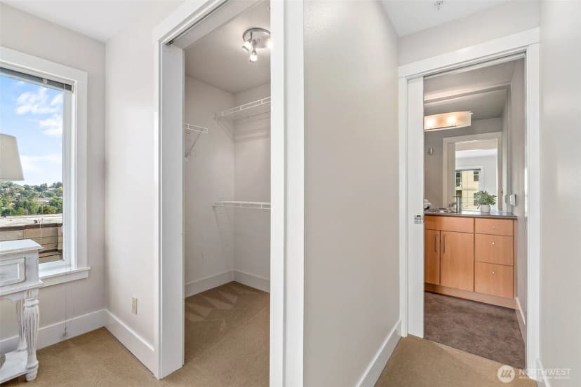 Property photo for 3203 Avalon Way Sw, Seattle photo 18