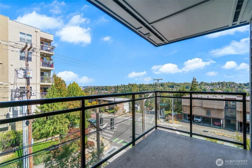 Property photo for 3203 Avalon Way Sw, Seattle photo 22