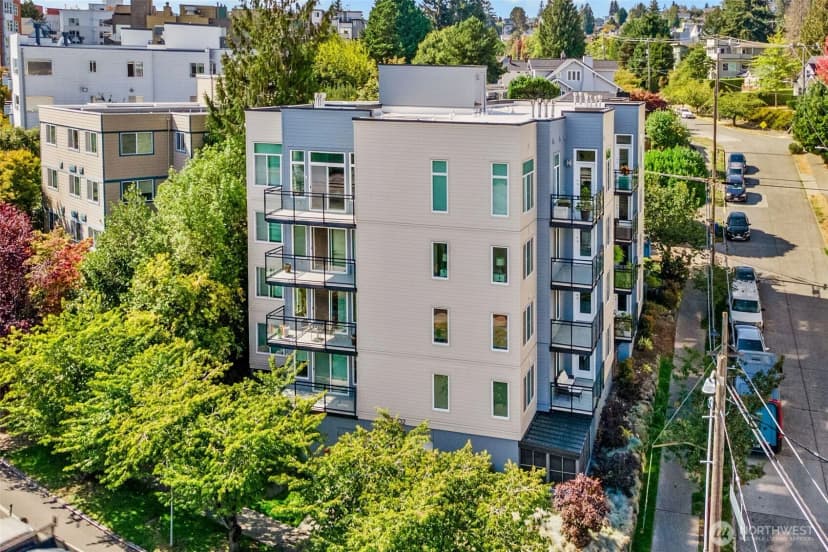 Property photo for 3203 Avalon Way Sw, Seattle photo 28