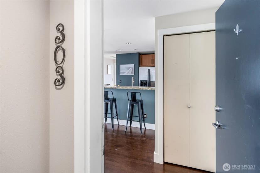 Property photo for 3203 Avalon Way Sw, Seattle photo 3