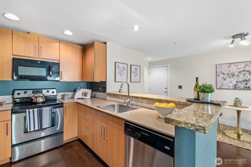Property photo for 3203 Avalon Way Sw, Seattle photo 14