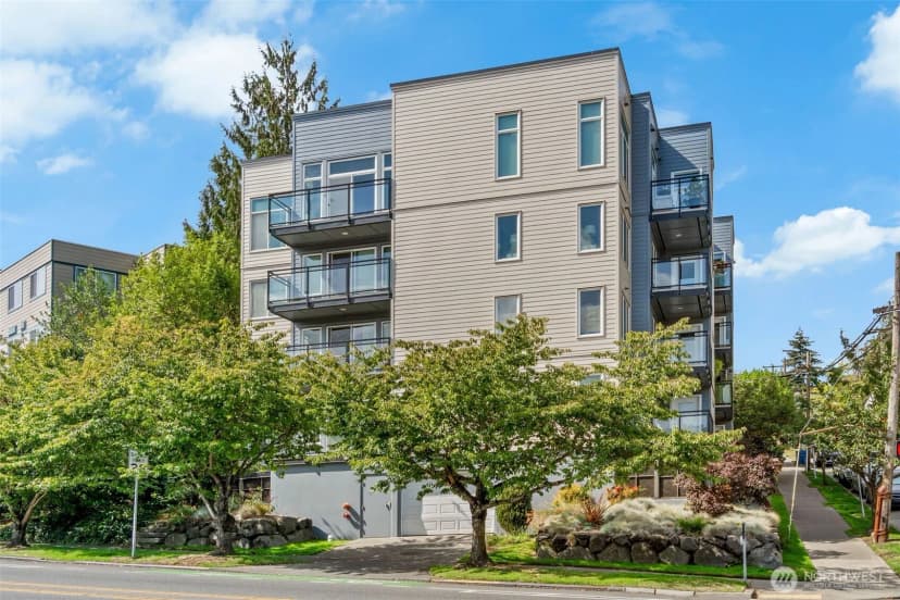 Property photo for 3203 Avalon Way Sw, Seattle photo 26