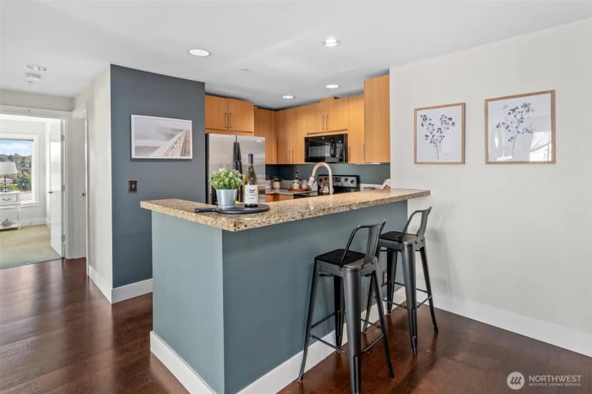 Property photo for 3203 Avalon Way Sw, Seattle photo 11