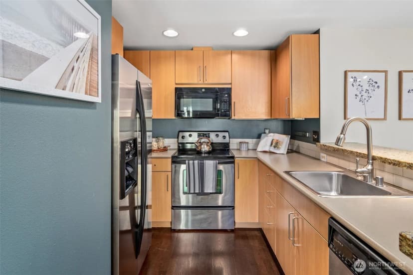 Property photo for 3203 Avalon Way Sw, Seattle photo 13