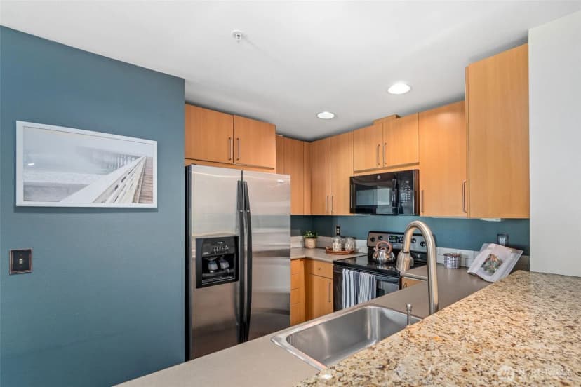 Property photo for 3203 Avalon Way Sw, Seattle photo 12