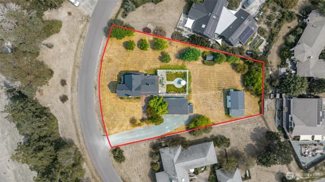 Property photo for 1209 Ne Leisure Street, Coupeville photo 2