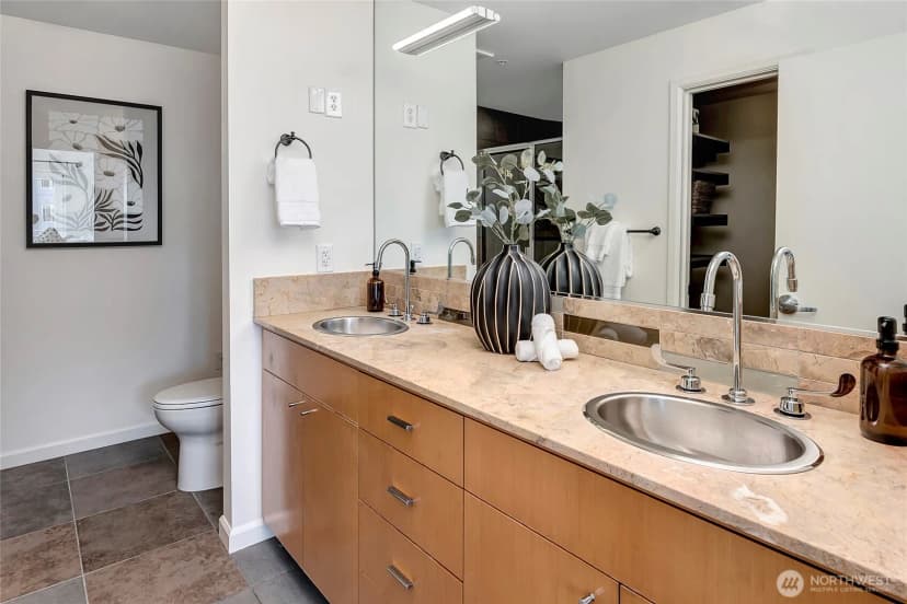 Property photo for 17 W Mercer Street #th7, Seattle photo 19