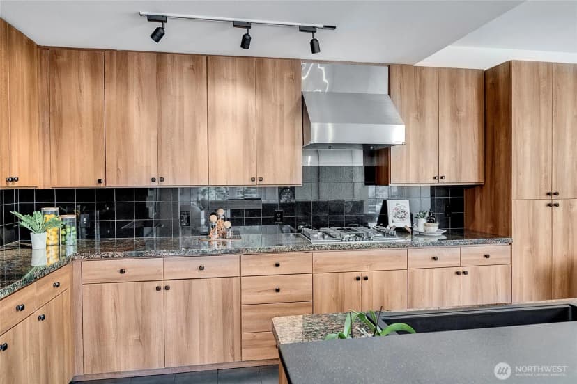 Property photo for 17 W Mercer Street #th7, Seattle photo 9