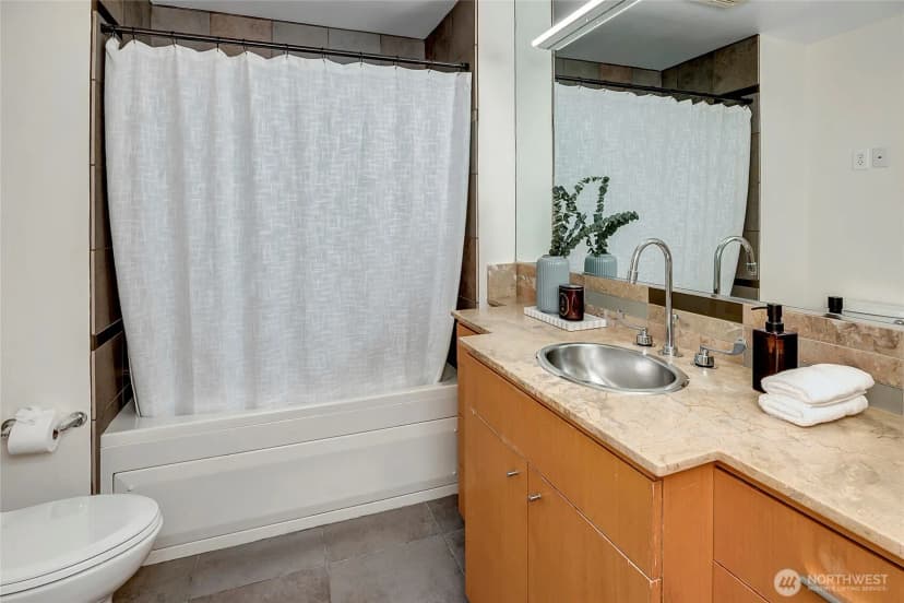 Property photo for 17 W Mercer Street #th7, Seattle photo 23