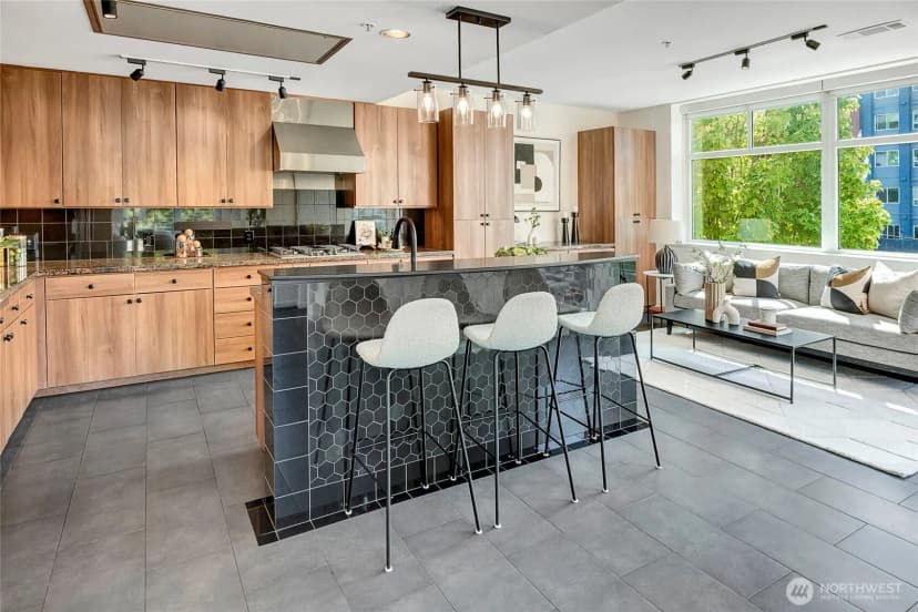 Property photo for 17 W Mercer Street #th7, Seattle photo 8